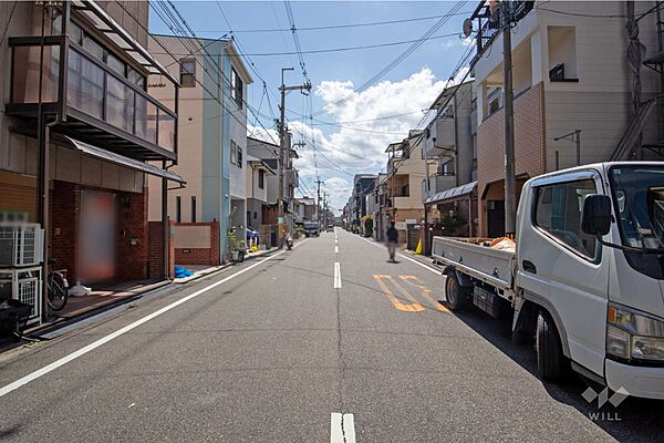 物件の北側前面道路（東側から）［2026年5月29日撮影］