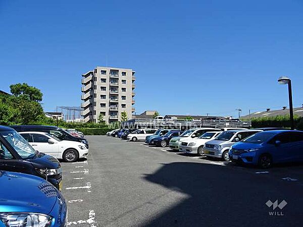 敷地内駐車場（屋外平面式）