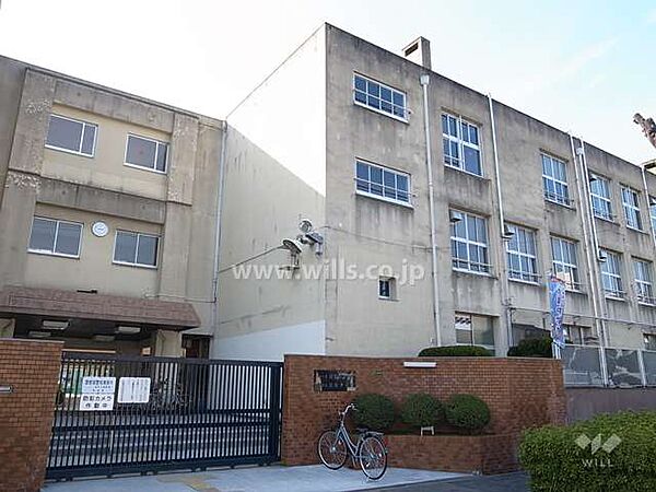淡路中学校[公立]の外観