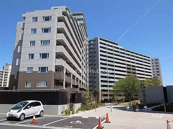 グランファースト千里桃山台6号棟（フォレスト・ウエスト）の外観（西側から）