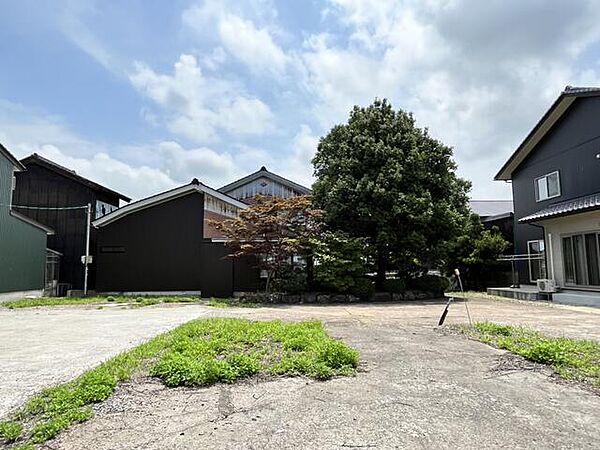 detached 富山県小矢部市野端86