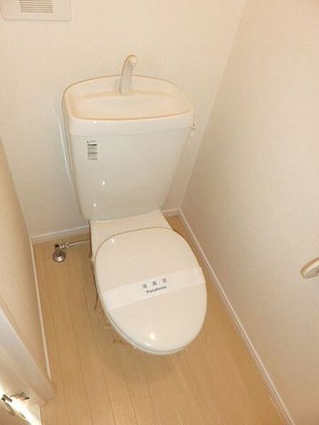 画像12:シンプルなトイレです