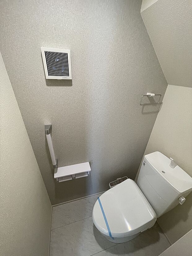 温水洗浄機能付きトイレは2ヶ所完備です。