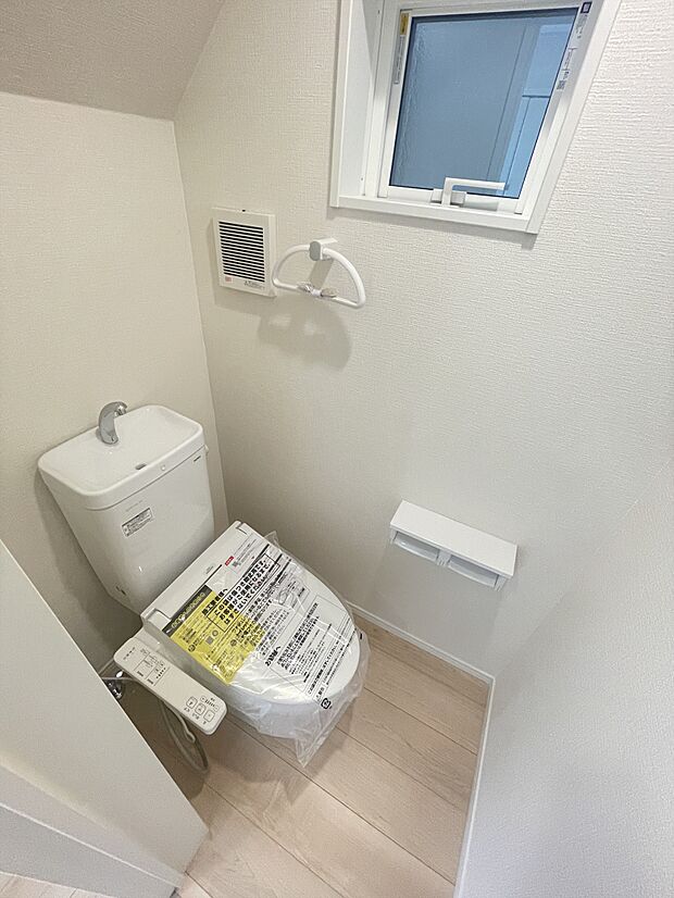 温水洗浄機能付きトイレは2ヶ所完備です。