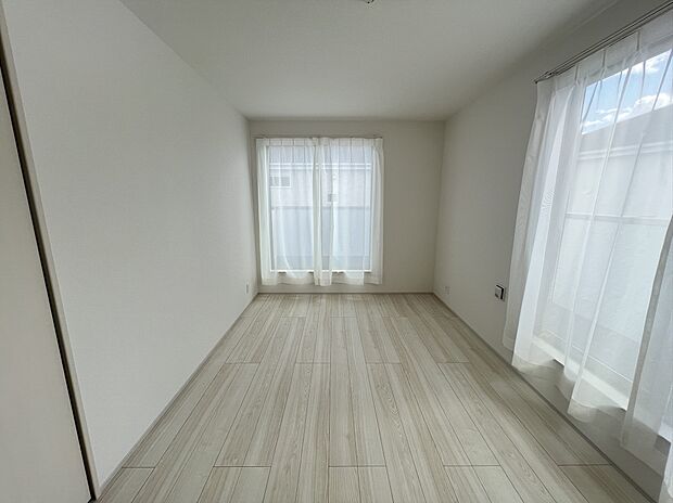 2階の居室。各居室収納充実です。