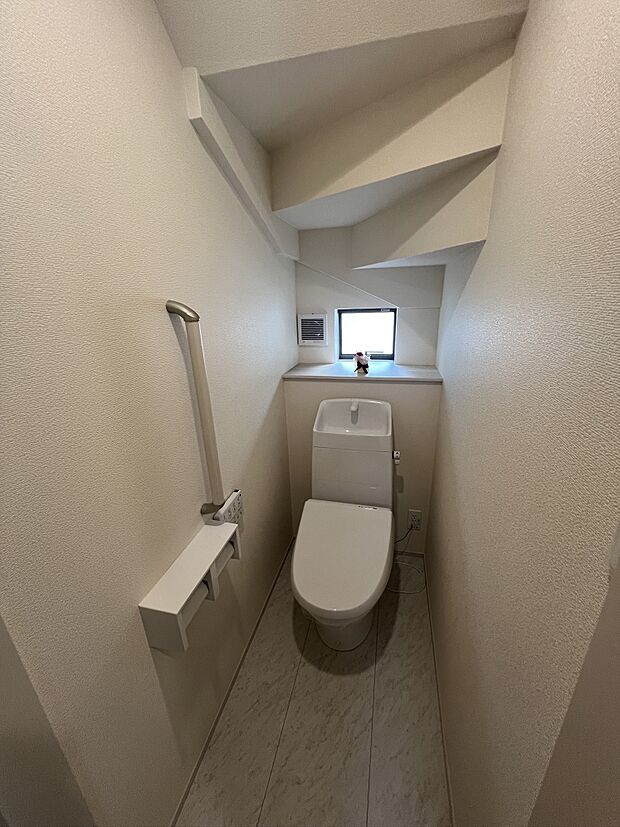 1階トイレ内のお写真。