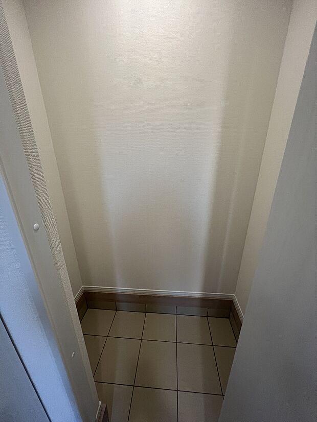 玄関の土間収納。