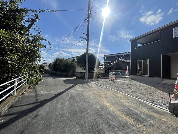 お車通りの少ない閑静な住宅街