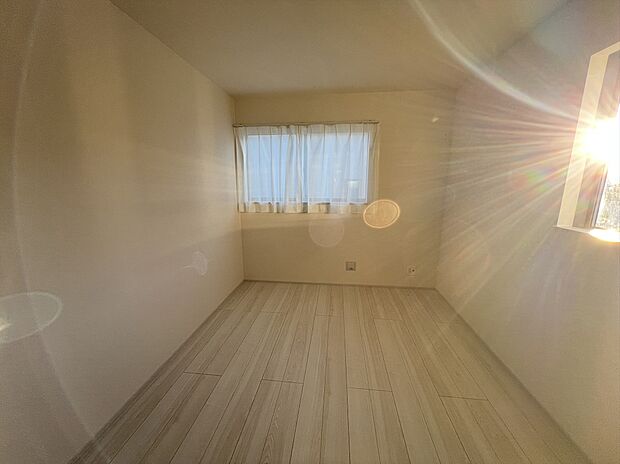 各居室明るい陽が差し込みます!