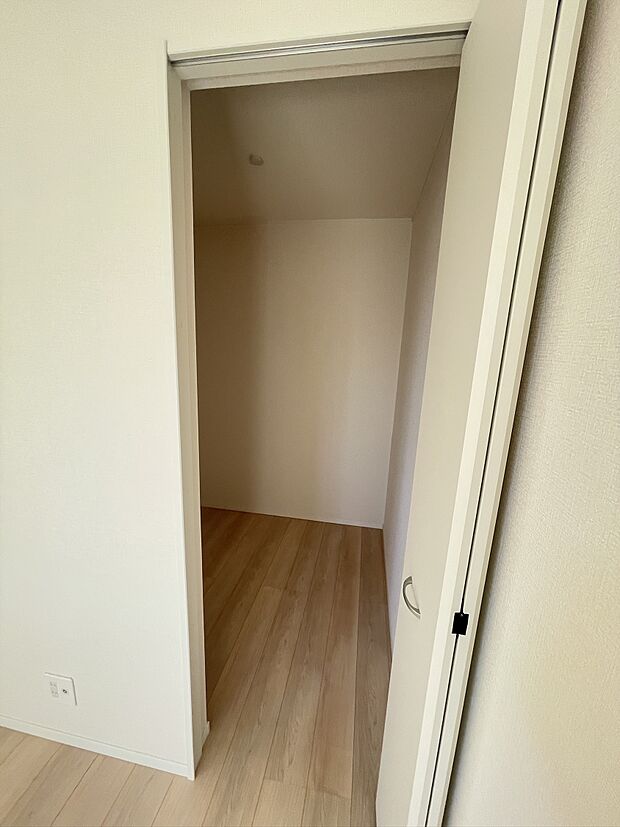 奥行きもあり季節ものもたっぷり収納可!