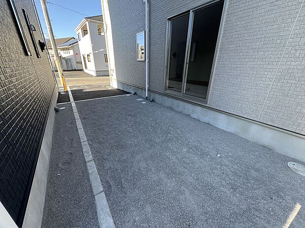 駐車場スペース。縦列駐車です。