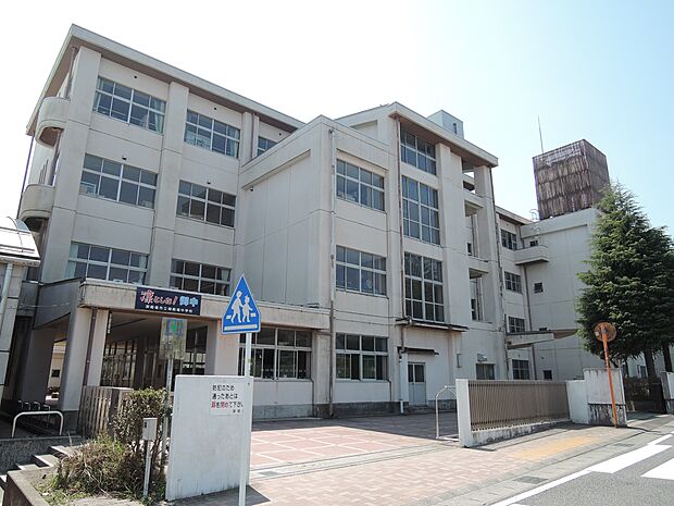 御殿場市立御殿場中学校まで(1000m)