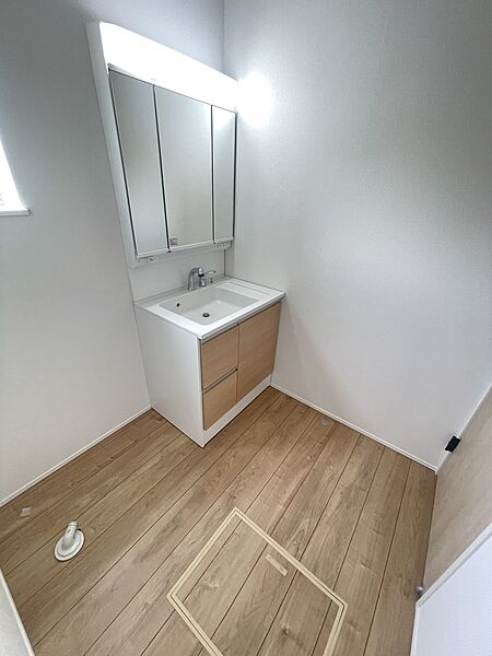 広々とした洗面室で毎朝の身支度もスムーズですね