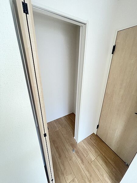 主寝室はWIC+クローゼットのダブルクローゼット仕様！収納充実の1棟です。