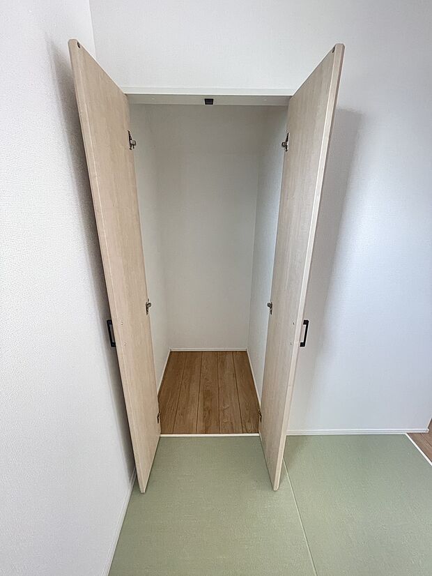1階和室収納