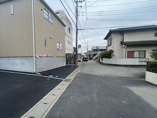 閑静な住宅街に新登場です。