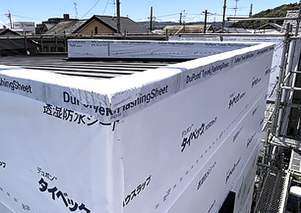 防水性を確保するため、防水シートを適切に施工し、安心の住まいづくりを実現しています。