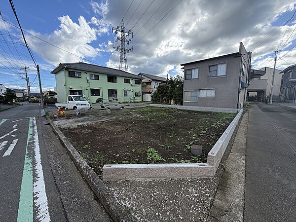 【現状外観写真】北側からみた写真です。閑静な住宅街。是非お気軽にお問い合わせ下さい。
