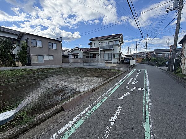【現状外観写真】閑静な住宅街に新築1棟分譲中。資金計画等の作成も致します。お気軽にお問い合わせ下さい