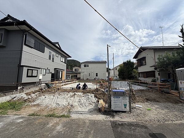 【現地外観写真】全2棟の販売です。お気軽にお問い合わせ下さい。