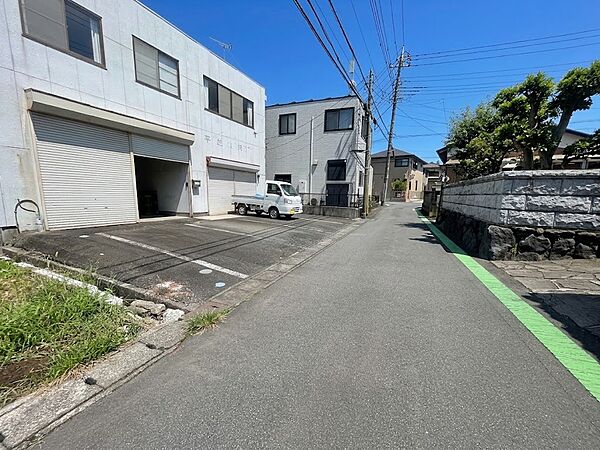 交通量の少ない前面道路