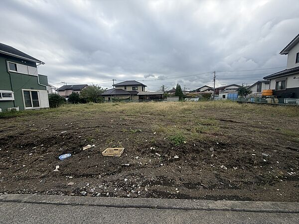 【現地外観写真】閑静な住宅街でのびのび新生活。お気軽にお問い合わせください