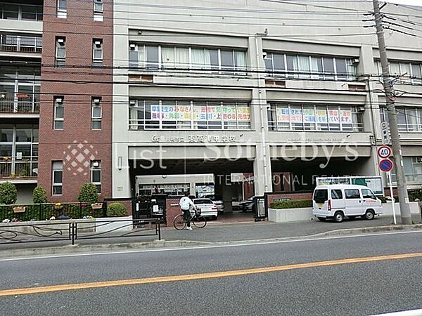 川崎市立東高津中学校 自立に向かう大切な時期を支える中学校が近くに。集中して学べる環境と、のびのび成長できる雰囲気がそろっています。 650m