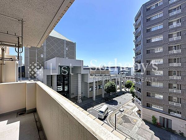 ■眺望■窓からの眺めが日常を豊かに彩ります。開放感と陽当たり良好な心地よい住まい！