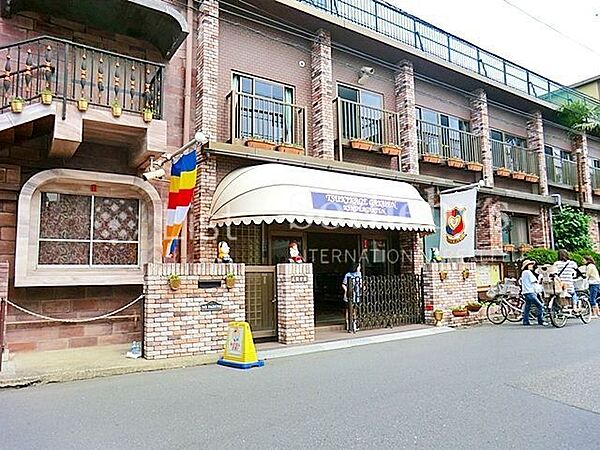 月影学園幼稚園 徒歩圏にある幼稚園は、毎日の送り迎えがしやすく保護者も安心。友達や先生との関わりを通じて、思いやりや社会性が育まれていきます。 550m