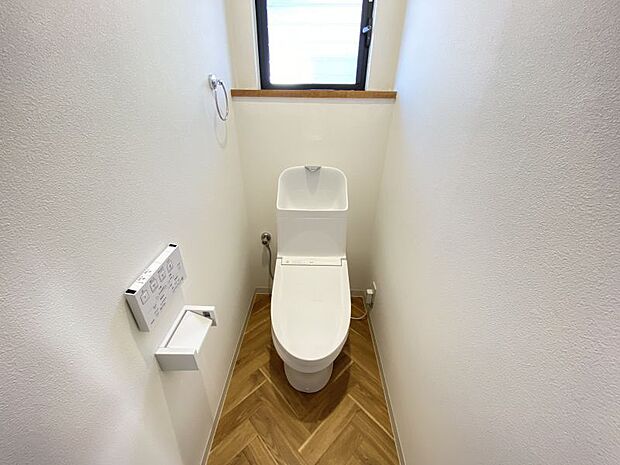 トイレは1階と2階に有り、混み合う朝も安心です。