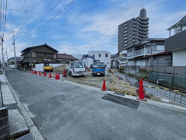 敷地面積42坪以上。駐車3台以上可能です。（車種による）