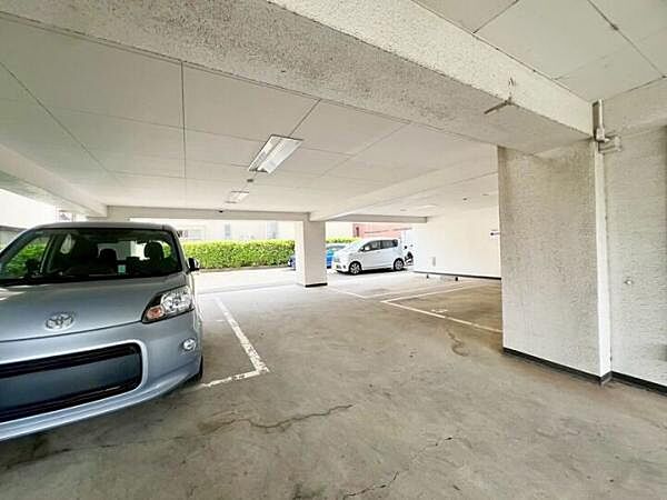 《駐車場》空き状況はお問合せ下さい。