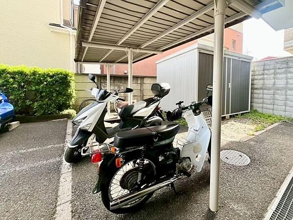 《バイク置き場》空き状況はお問合せ下さい。