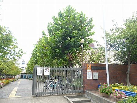 芦屋市立潮見中学校