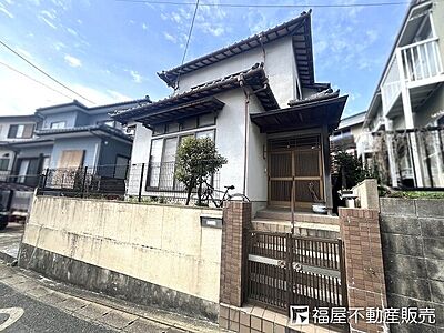 外観:東向きの明るい立地です!前面はT字路ですので開放的です! 外観:東向きの明るい立地です!前面はT字路ですので開放的です!