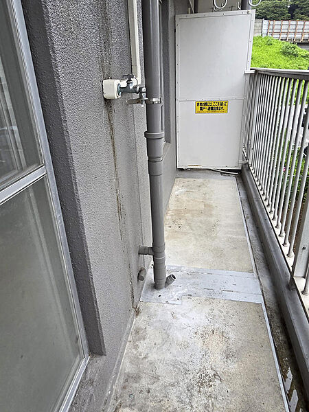 洗濯機はこちらに設置できます。