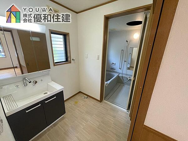 敷地70坪！建物41坪6SLDKのゆったり間取り！車庫3台！お庭付き！