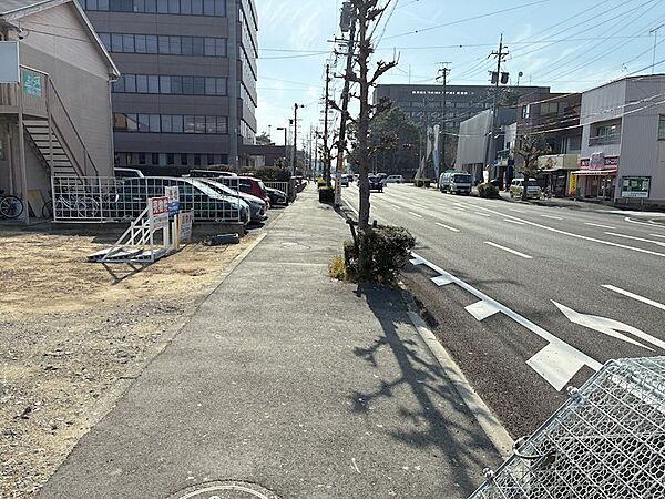 津市役所方面
