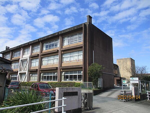 津市立栗真小学校（1363m）