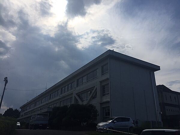 津市立東観中学校（1953m）