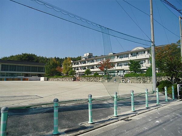 朝日町立朝日中学校（1170m）