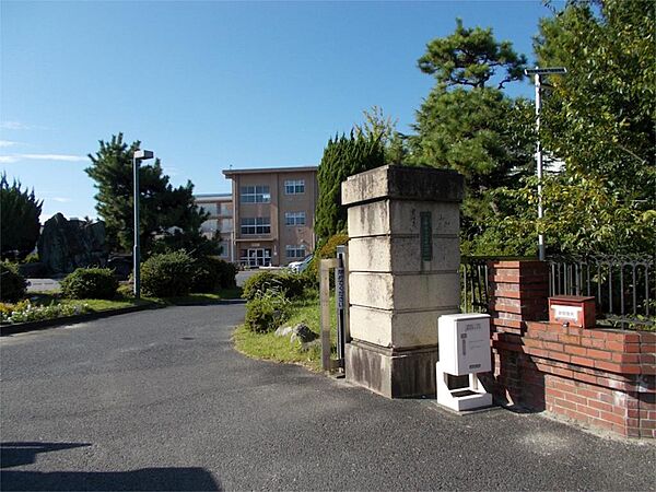 富田小学校（530m）