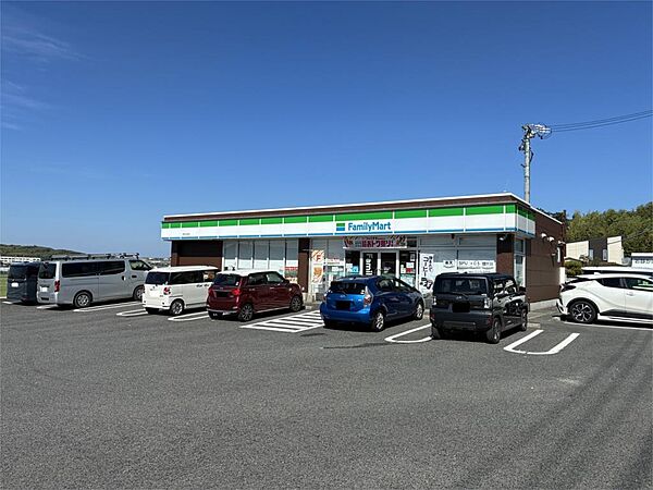 ファミリーマート 桑名赤尾店（1320m）