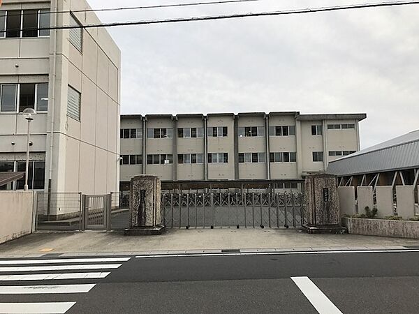 菰野町立八風中学校（3914m）