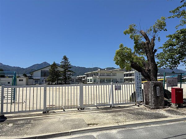 菰野町立菰野小学校（1278m）