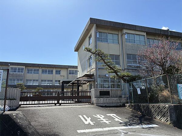 西朝明中学校（2227m）
