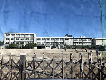 四日市市立常磐小学校(400m)