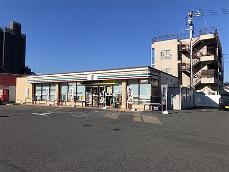 セブンイレブン 四日市中川原1丁目店(190m)