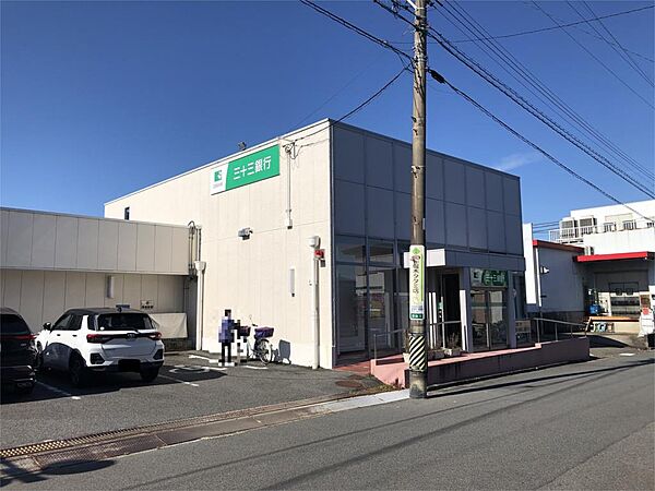 三十三銀行桜支店（690m）