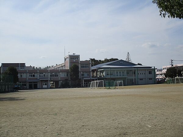 鈴鹿市立白鳥中学校（3367m）